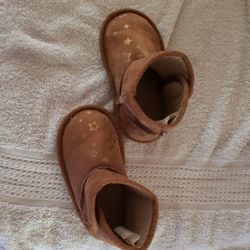 Boots - Picture 2 of 4